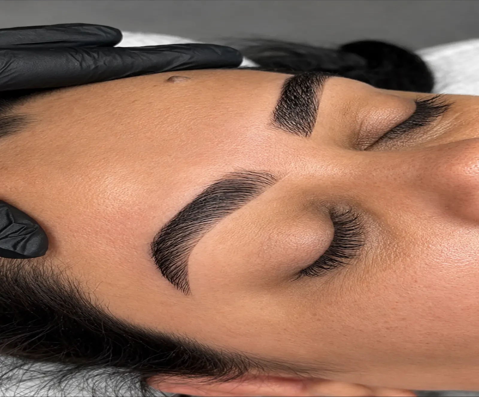 Fátima Lotério, profissional de estética em Brusque
